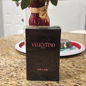 Valentino Uomo Born in Roma Fragrance - Black and Pink
